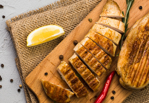 Przepis na grillowane piersi z kurczaka z cytryną i tymiankiem